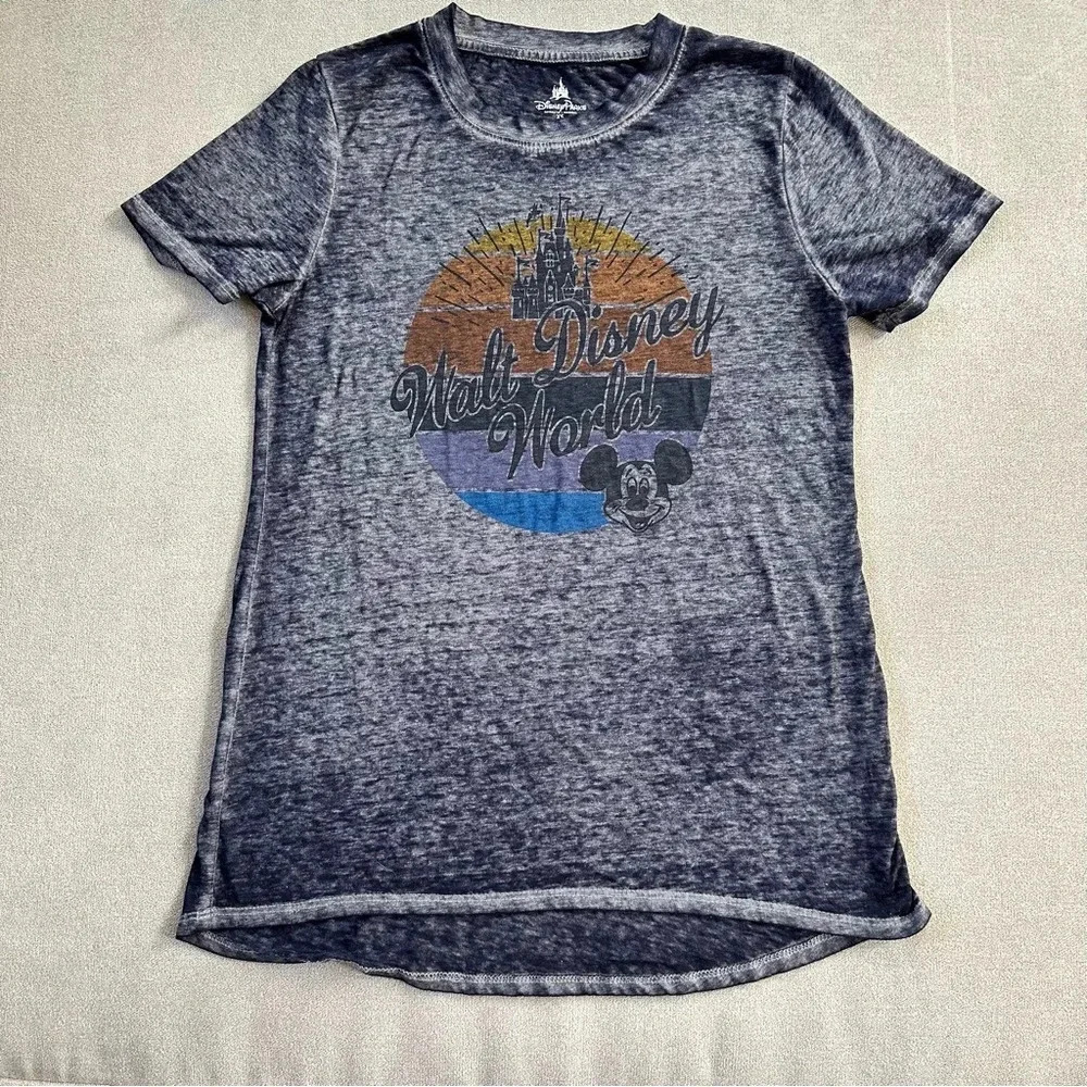 Disney Parks Walt Disney World Mickey Mouse t-shirt. XS.